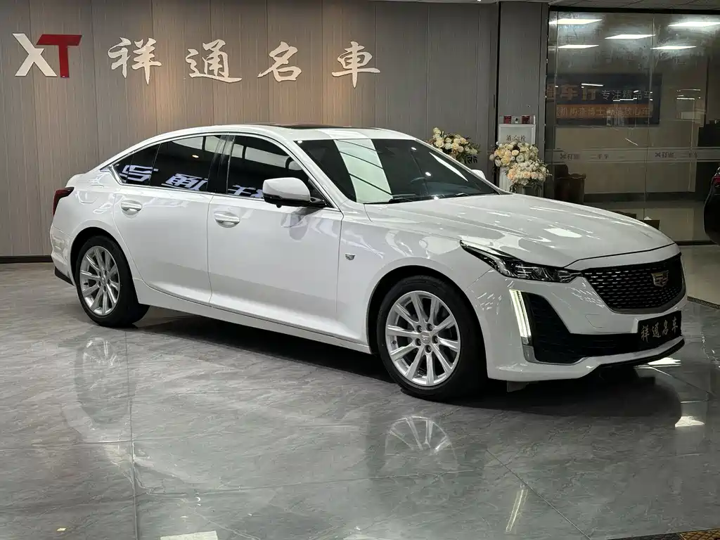 Cadillac CT5 28 T Fashion