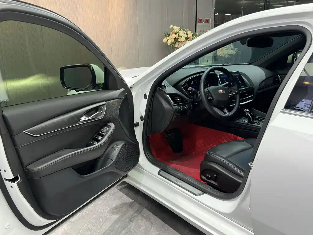Cadillac CT5 28 T Fashion