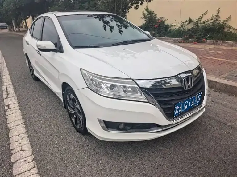Honda Crider 1.8 L CVT Luxury Special