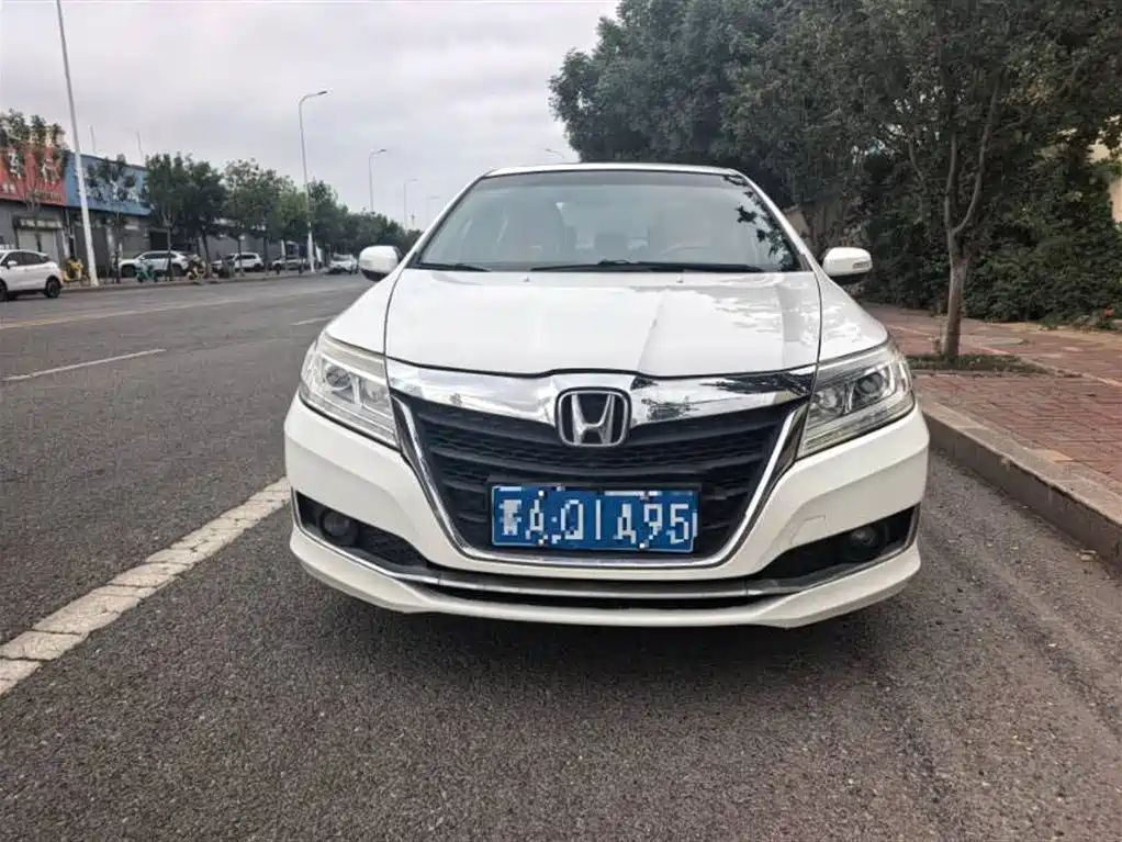 Crider 1.8 L CVT Luxury Special