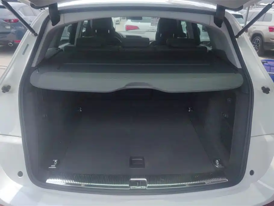 Audi Q5 Plus 40 TFSI Progressive