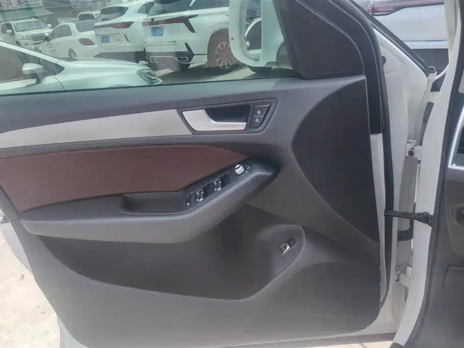 Audi Q5 Plus 40 TFSI Progressive