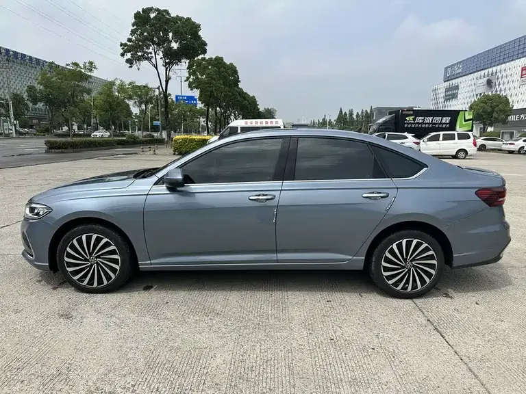Volkswagen Lavida 280 TSI DSG Forever