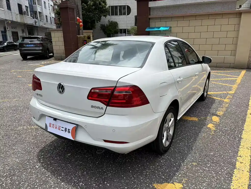 Bora Quality Value 1.6 L Auto Fashion