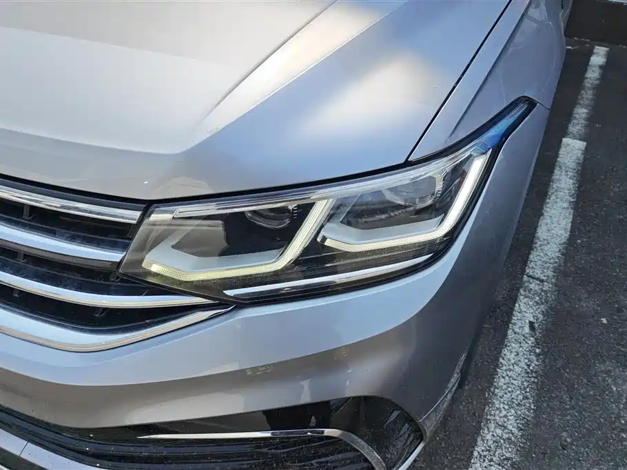 Tiguan L 330 TSI Auto 2 WD R-Line Flagship
