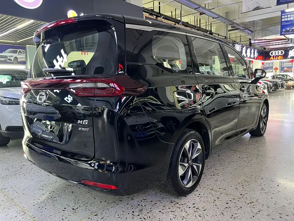 GAC Trumpchi M6 270 T DCT Luxury (7-seat)