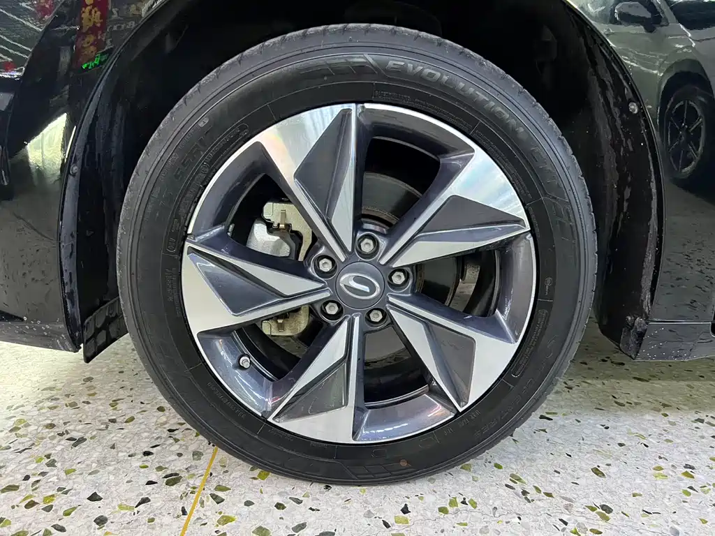 GAC Trumpchi M6 270 T DCT Luxury (7-seat)