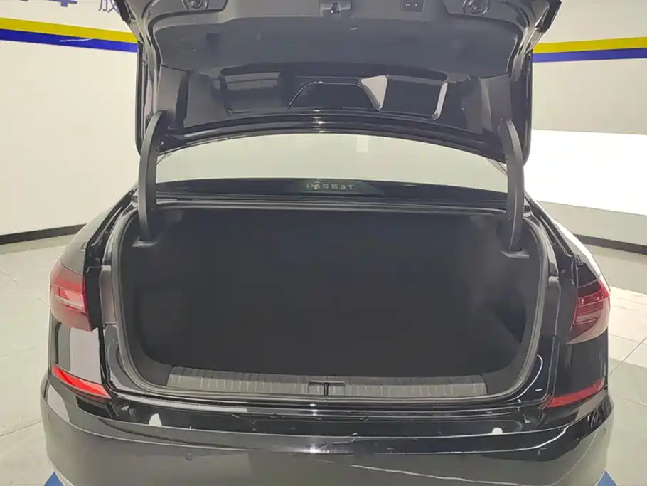Passat Facelift 280 TSI Business CN-VI