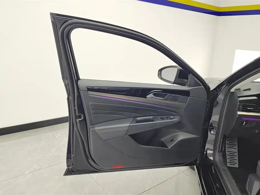 Passat Facelift 280 TSI Business CN-VI