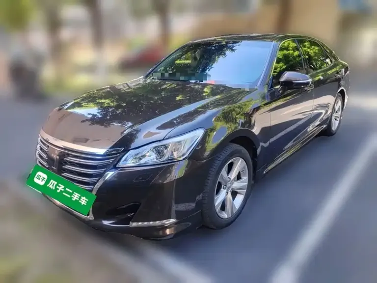 Toyota Crown 2.5 L Smart Enjoyment