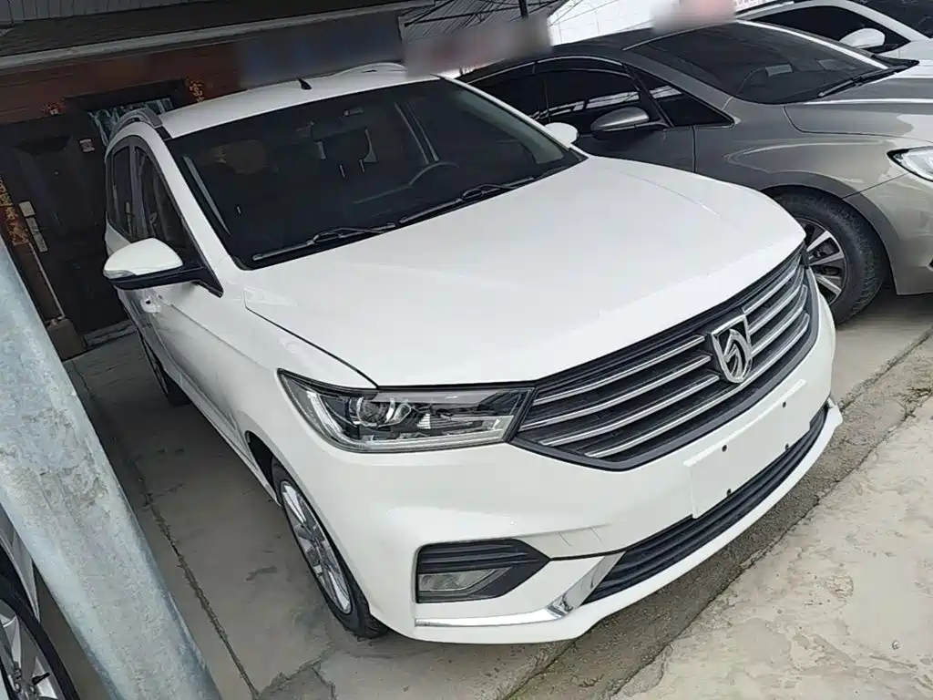 Baojun 360 1.5 L Auto Elite CN-VI