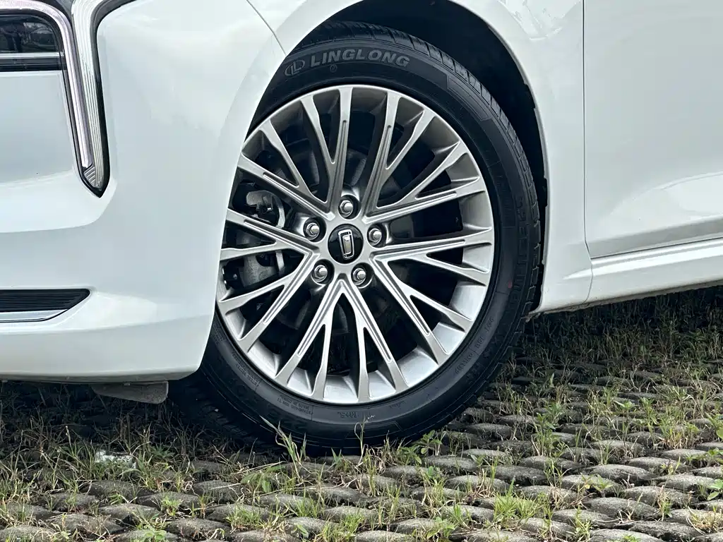 Besturn B70 3 rd Gen 1.5 T Auto Smooth Enjoyment