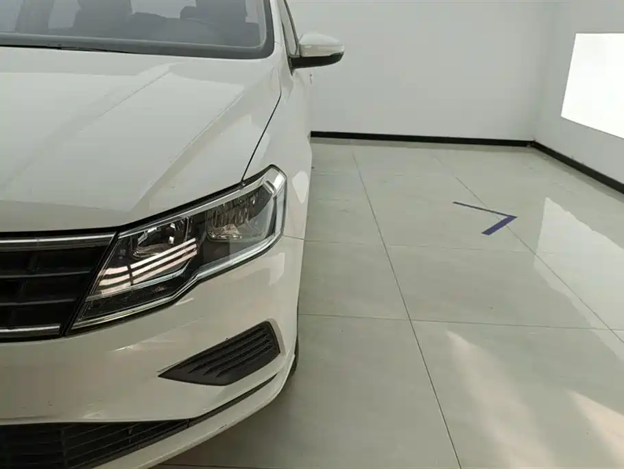 Jetta Dream 1.4 L Manual Fashion