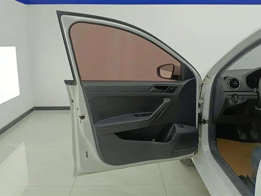 Jetta Dream 1.4 L Manual Fashion