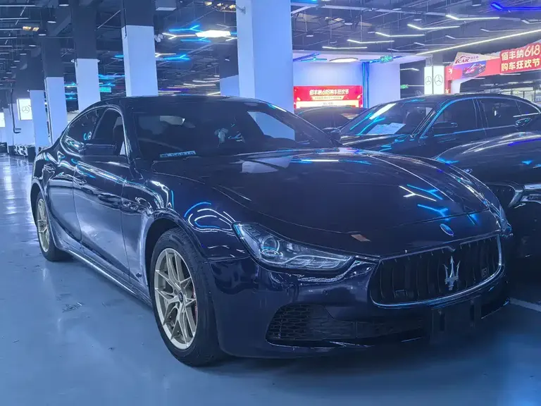 Maserati Ghibli 3.0 T Standard