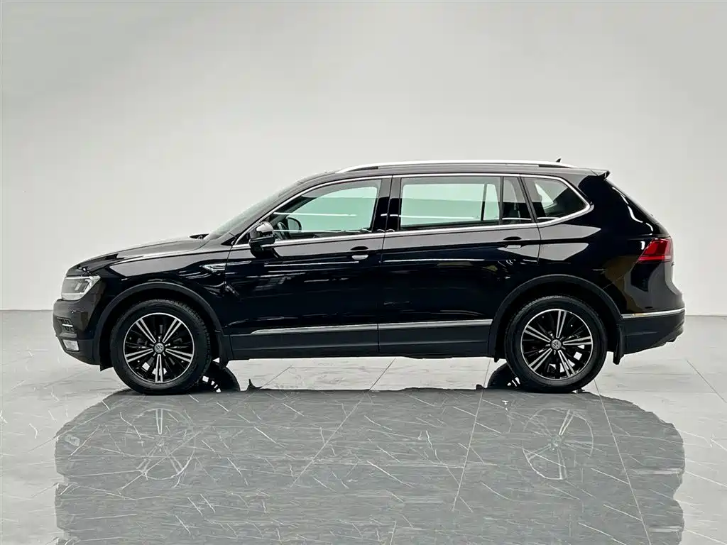 Tiguan L 330 TSI Auto 2 WD Panoramic Comfort CN-VI