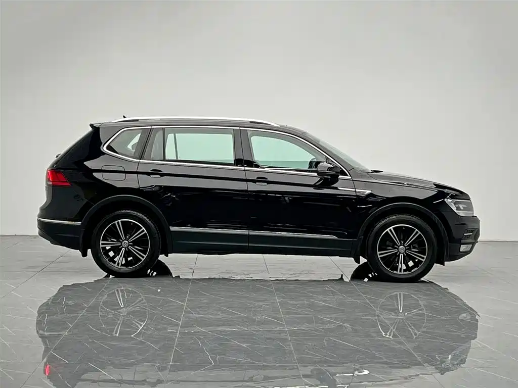 Tiguan L 330 TSI Auto 2 WD Panoramic Comfort CN-VI