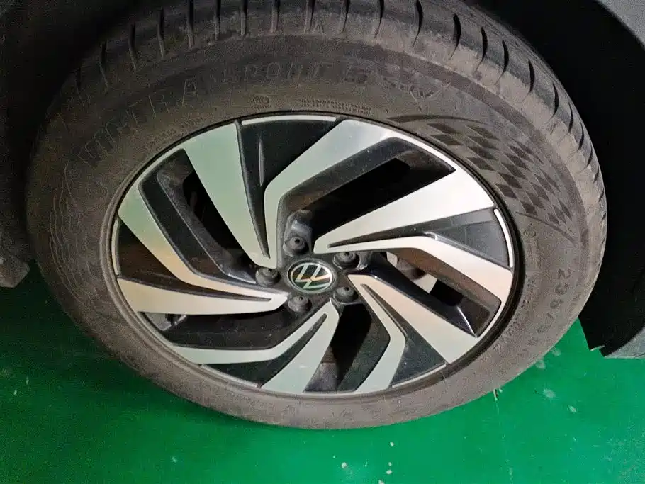 Tiguan L 330 TSI Auto 2 WD Comfort Enjoyment