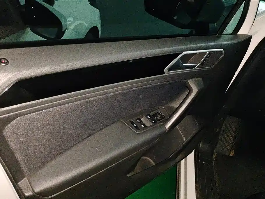Tiguan L 330 TSI Auto 2 WD Comfort Enjoyment