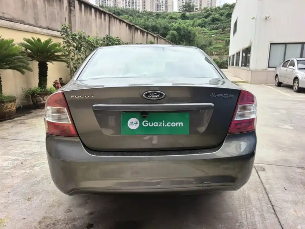 Focus Sedan Classic 1.8 L Manual Basic