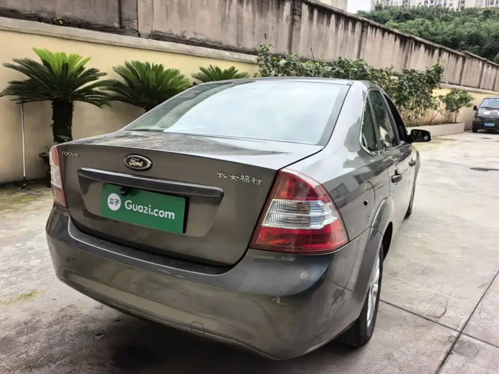 Focus Sedan Classic 1.8 L Manual Basic