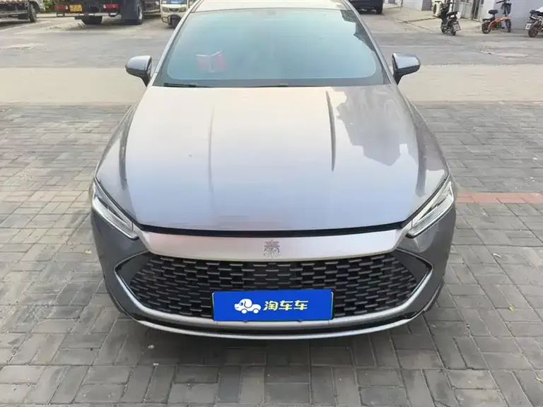 BYD Qin PLUS Glory DM-i 55 KM Leading