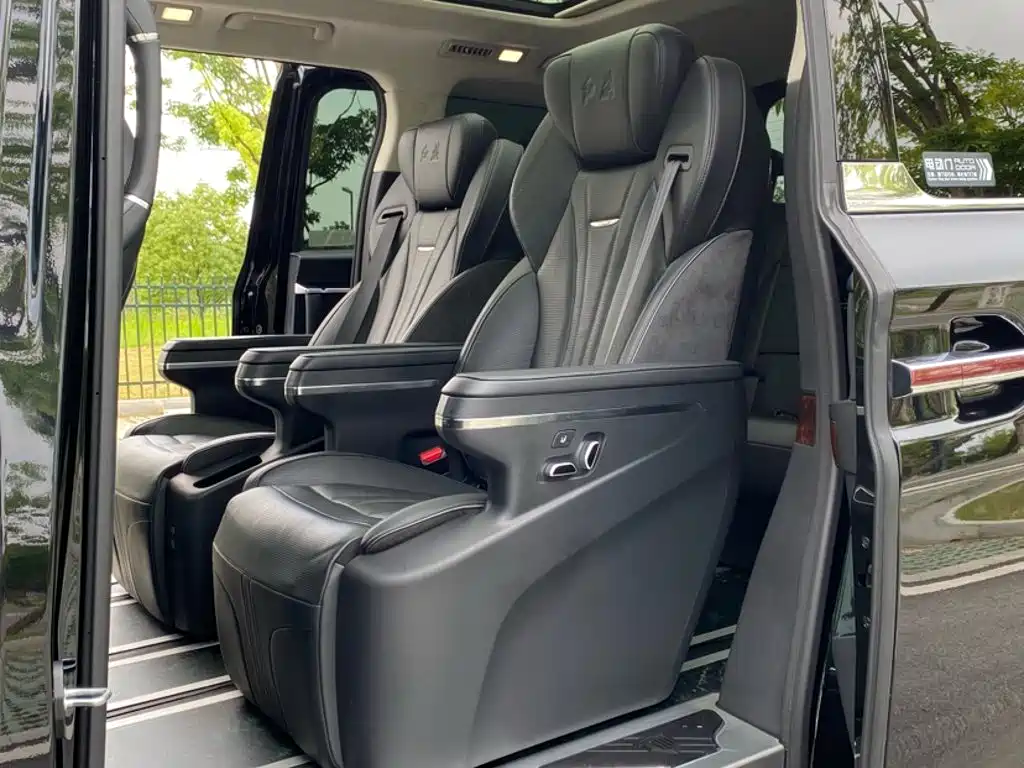 Hongqi HQ9 2.0 T Connected Flagship Enjoyment