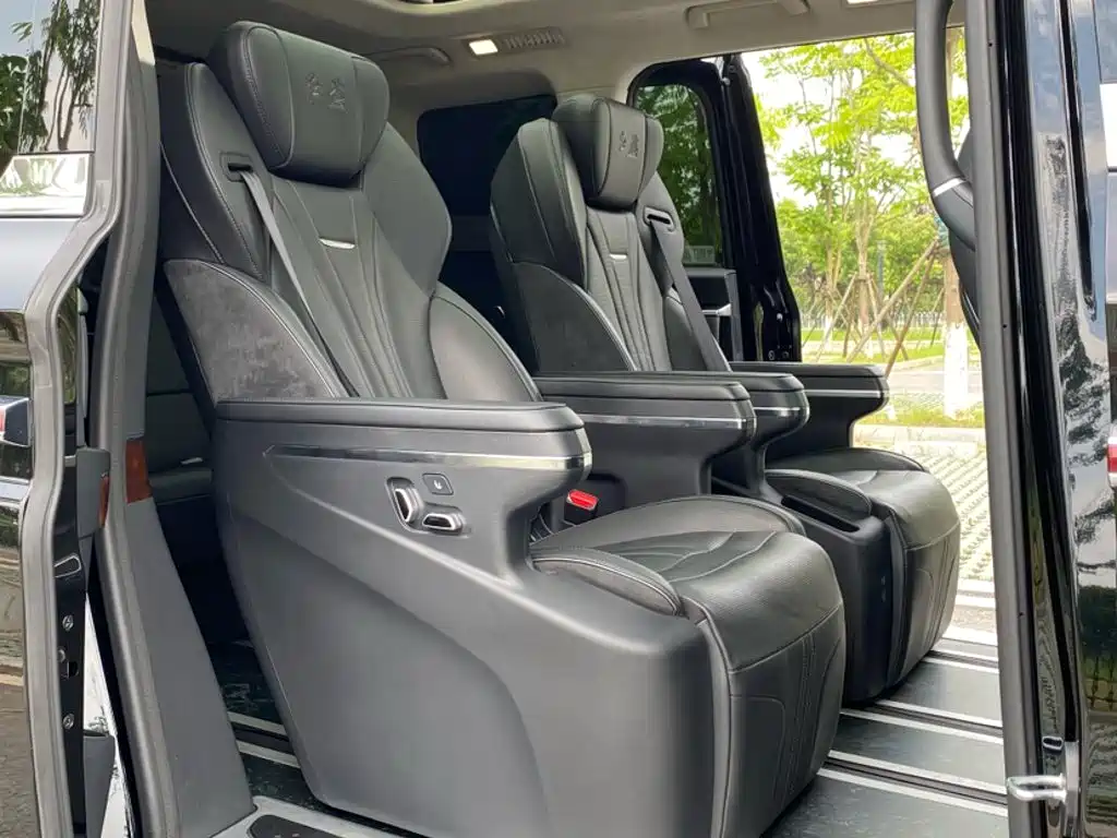 Hongqi HQ9 2.0 T Connected Flagship Enjoyment