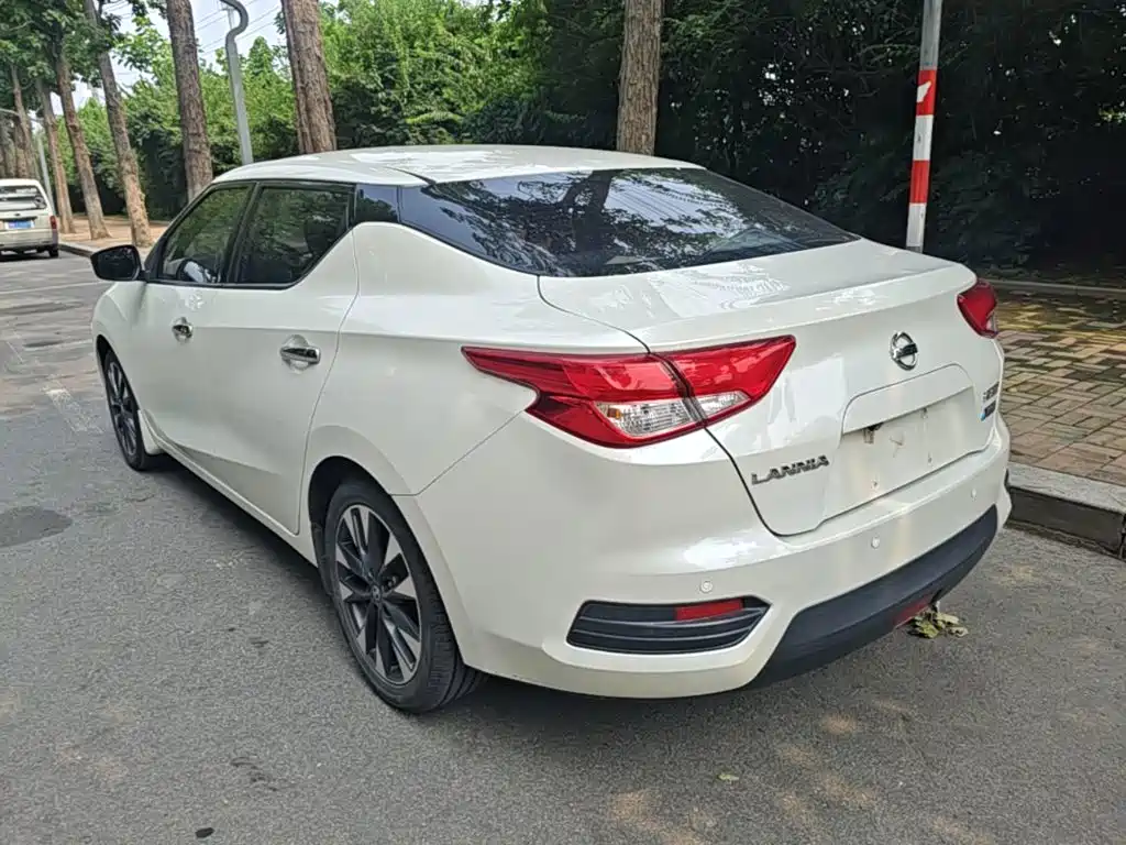 Lannia 1.6 L CVT Smart Cool