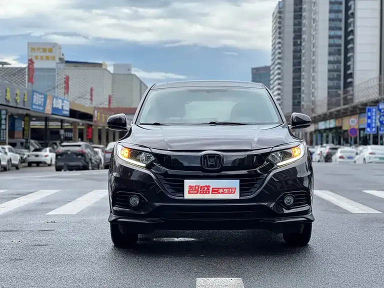 Honda Vezel 1.5 L CVT Pioneer