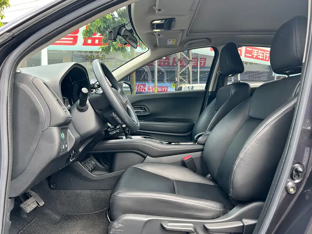 Vezel 1.5 L CVT Pioneer