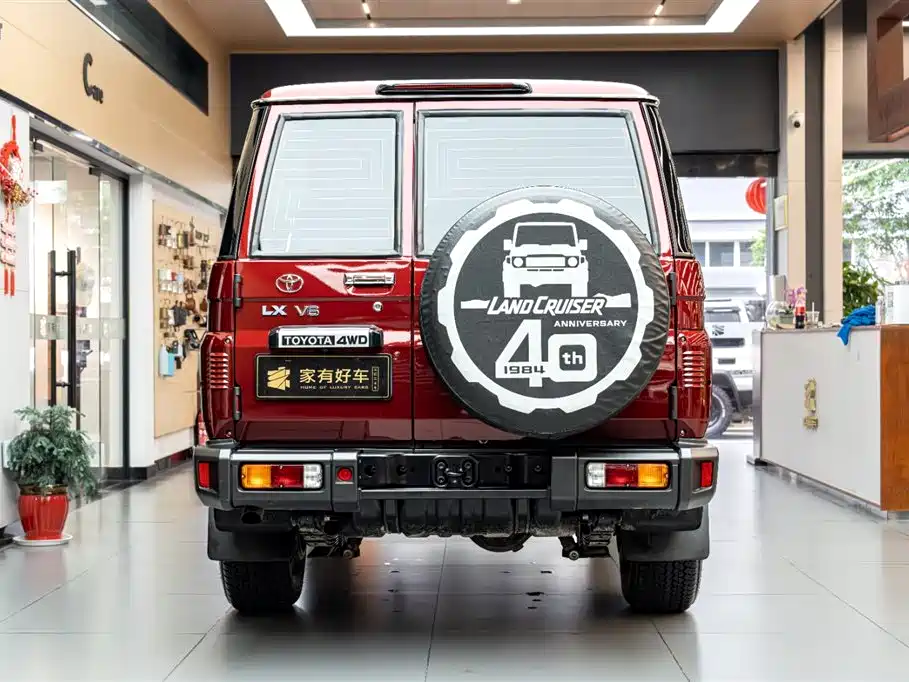 Land Cruiser (Import) 兰德酷路泽(进口) LC76 2025款 4.0 L 40周年纪念版