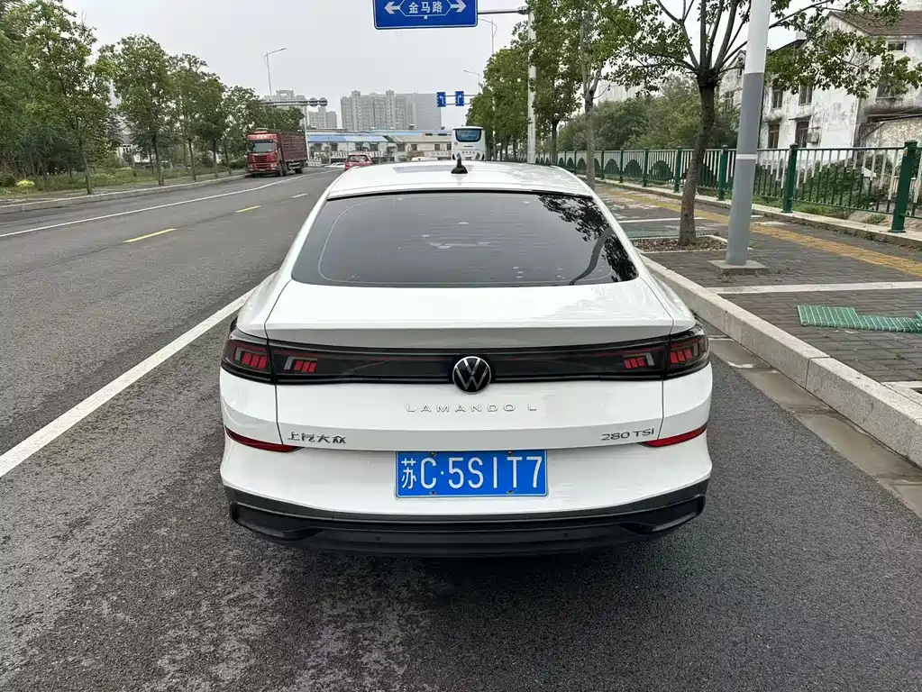 Lamando Lamando L 280 TSI DSG Dazzle Hot