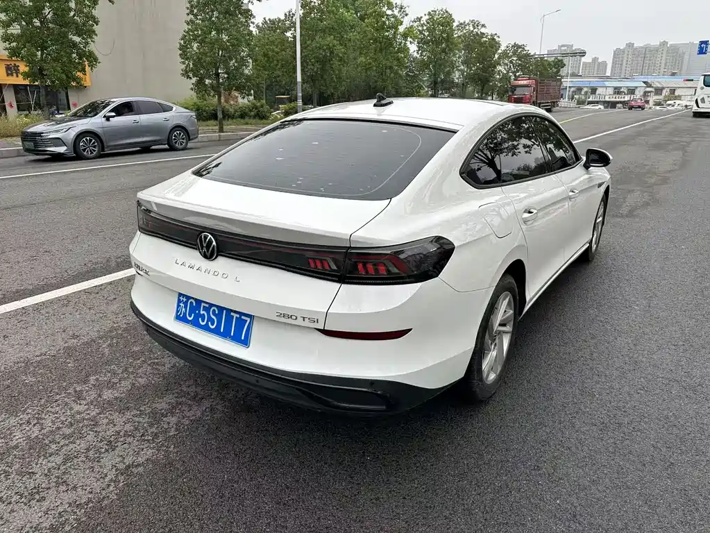 Lamando Lamando L 280 TSI DSG Dazzle Hot