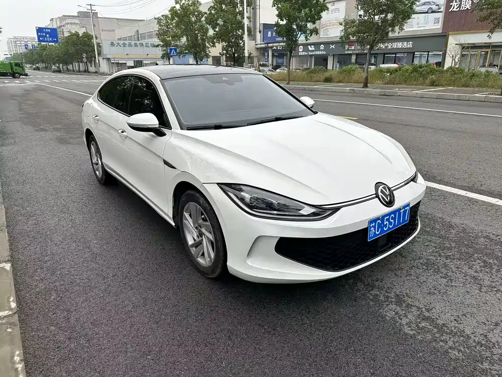 Lamando Lamando L 280 TSI DSG Dazzle Hot