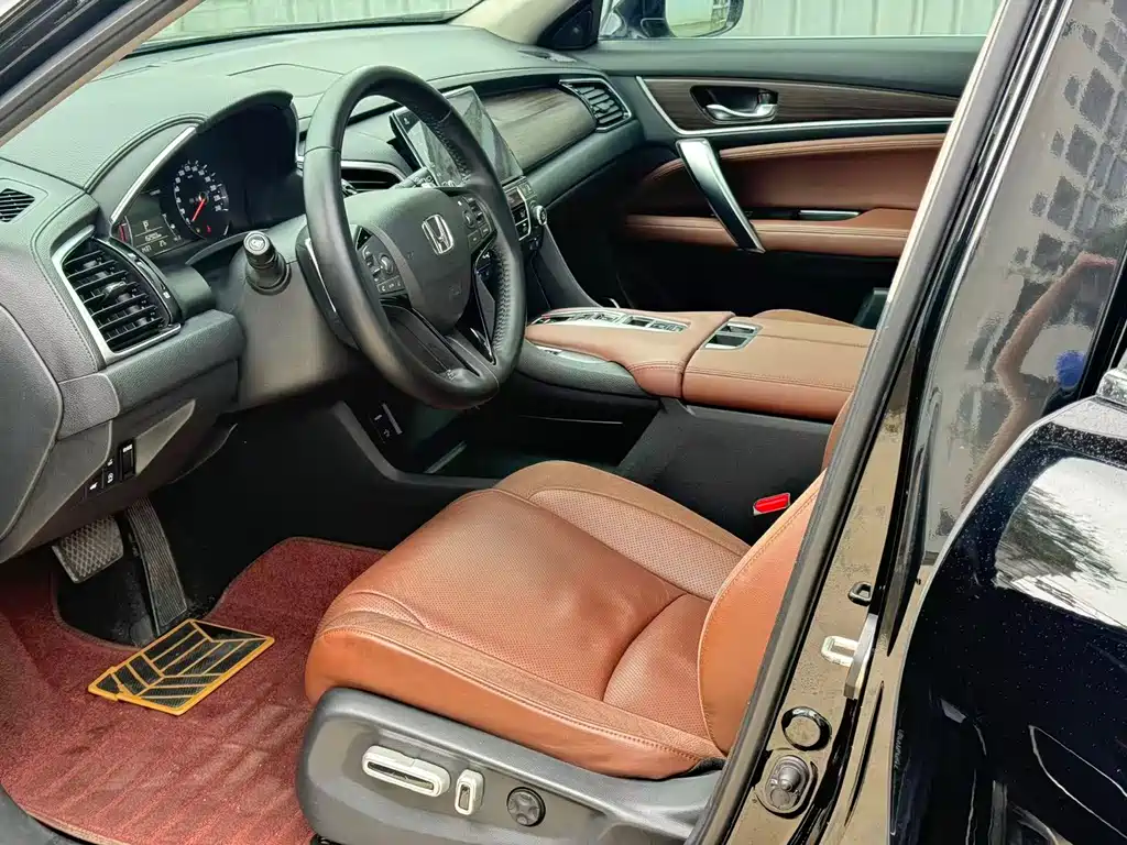 Avancier 370 TURBO 4 WD Distinguished