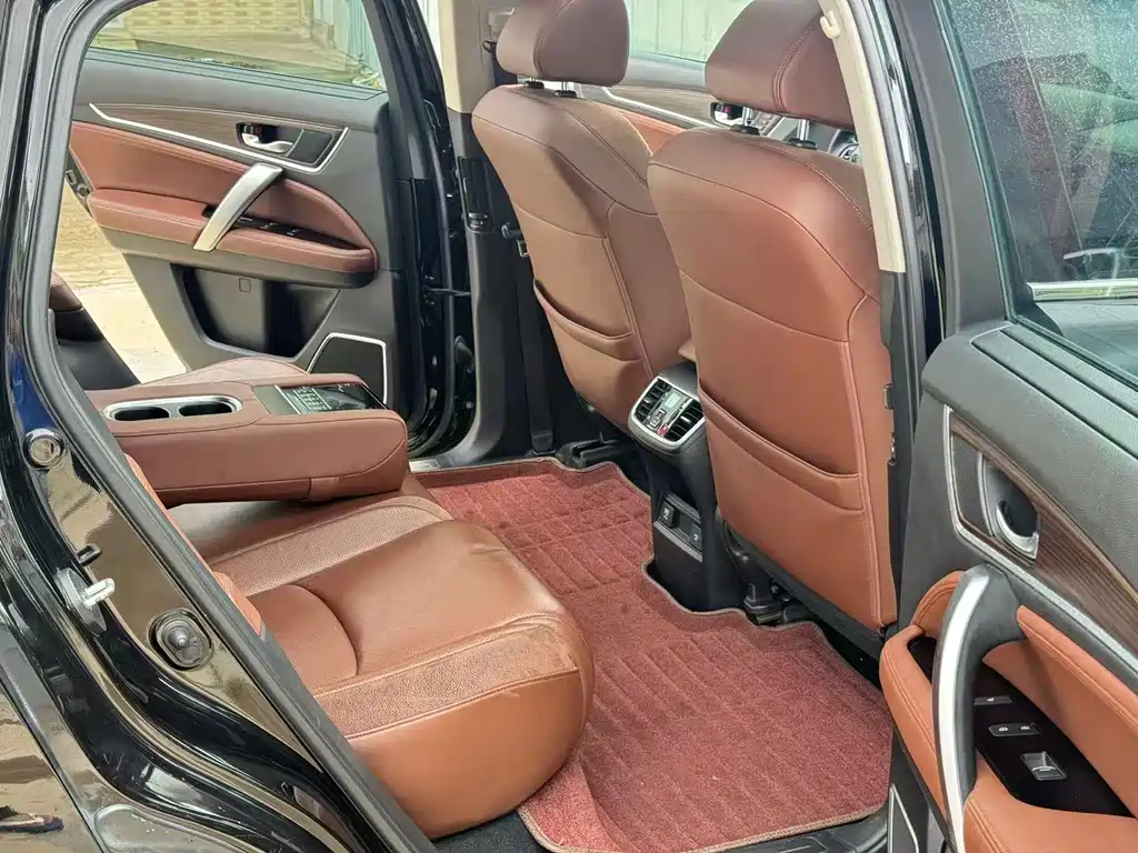 Avancier 370 TURBO 4 WD Distinguished