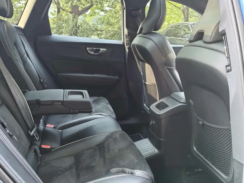 Volvo XC60 PHEV 沃尔沃XC60插电式混动 2019款 T8 E驱混动 智尊豪华版 国VI