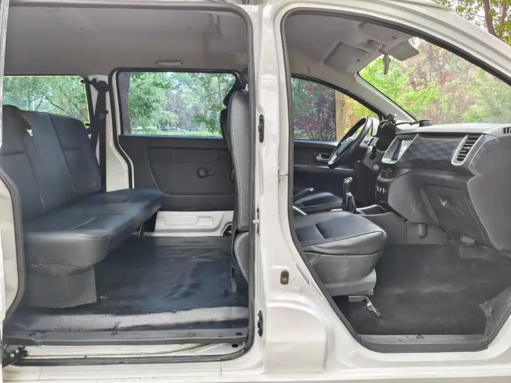 Jin Haishi M Classic 金海狮M经典 2022款 1.5 L 工程狮客车 5座