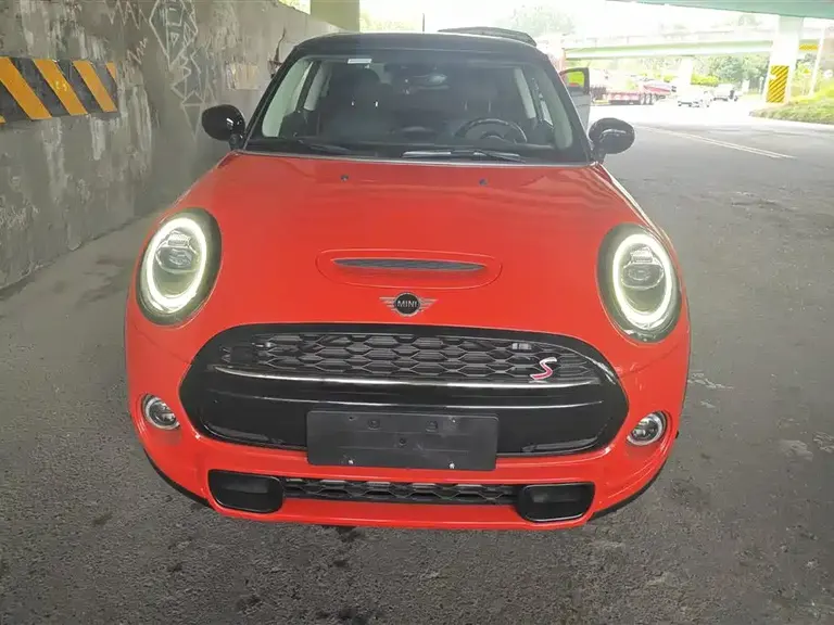 MINI 2.0 T COOPER S Artist