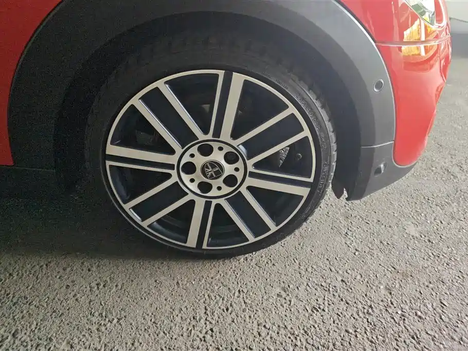 MINI 2.0 T COOPER S Artist