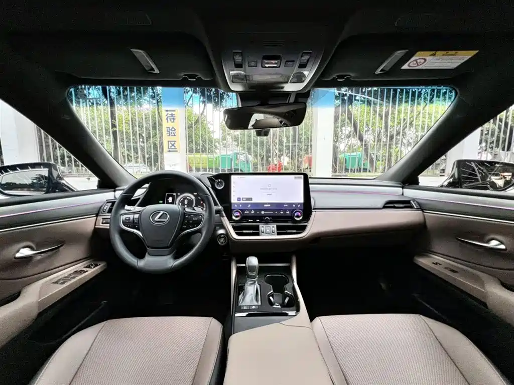 Lexus ES 300 h Premium Enjoyment