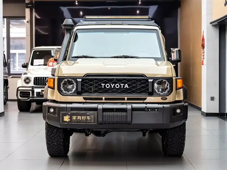 Toyota Land Cruiser (Import) 兰德酷路泽(进口) LC76 2024款 2.8 T 柴油版