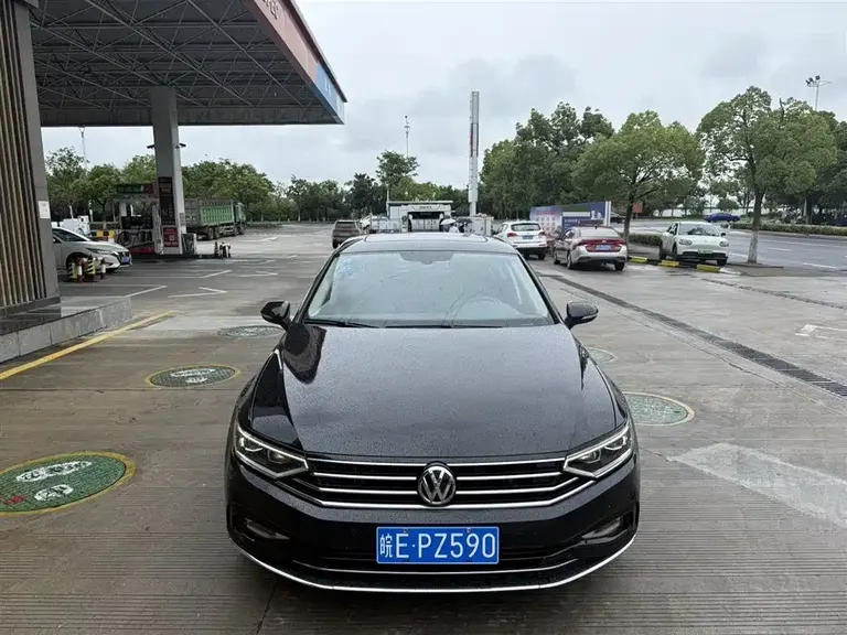 Volkswagen Magotan 330 TSI DSG Luxury
