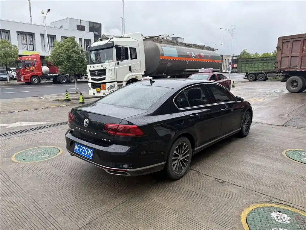Magotan 330 TSI DSG Luxury