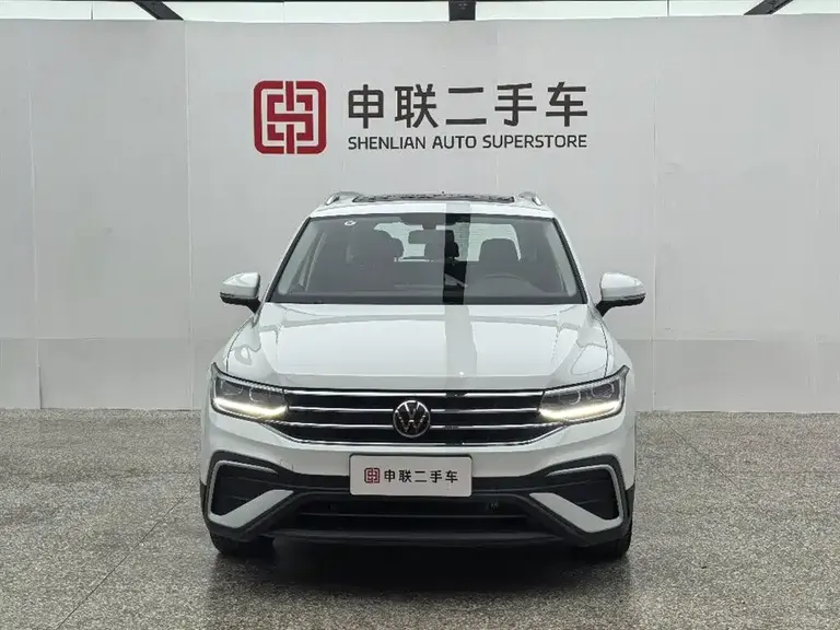 Volkswagen Tiguan L 300 TSI Auto 2 WD Smart Enjoyment