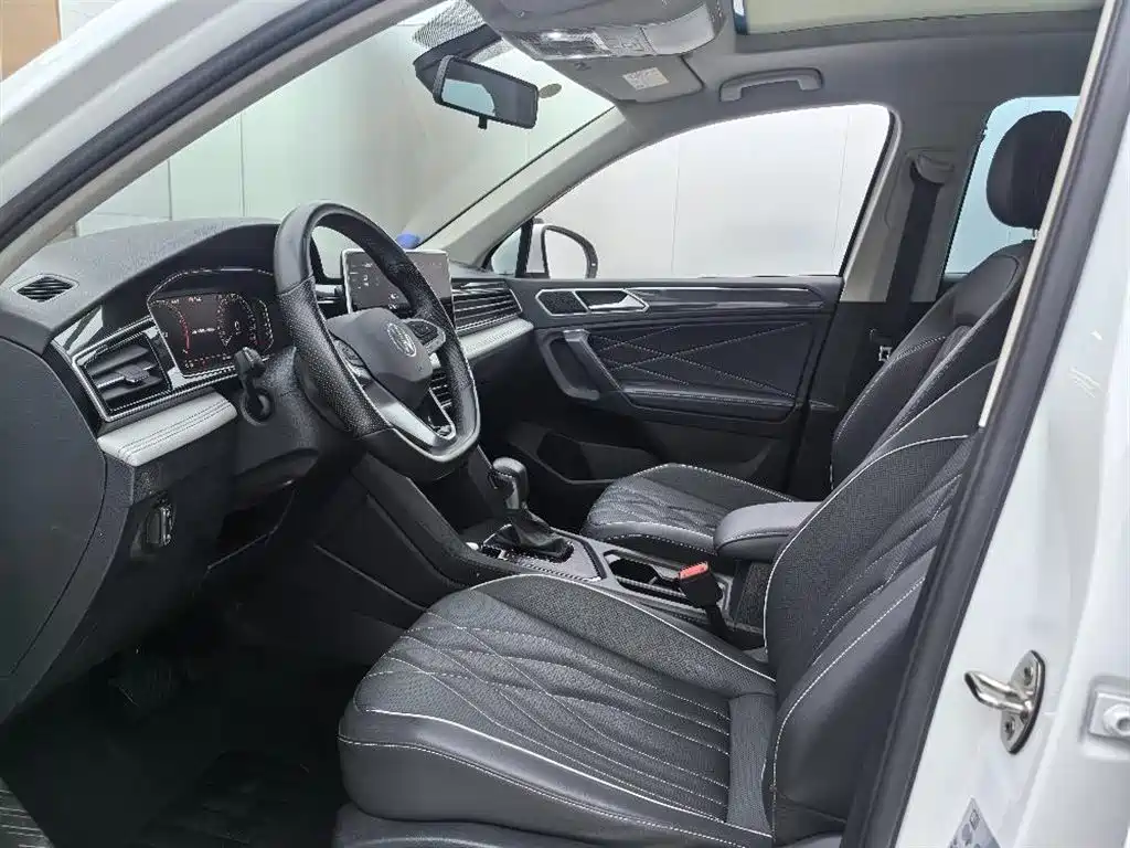 Tiguan L 300 TSI Auto 2 WD Smart Enjoyment