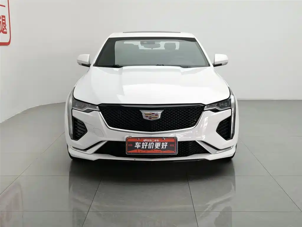 Cadillac CT4 28 T Fashion