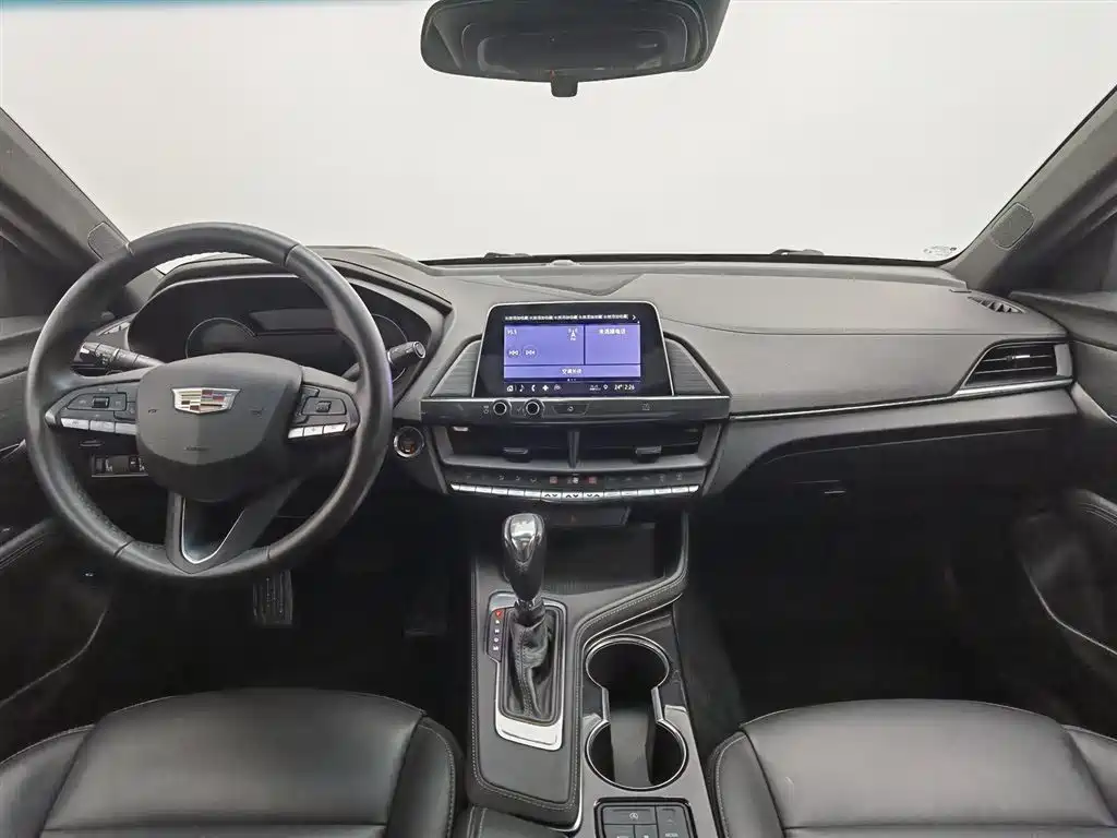 Cadillac CT4 28 T Fashion