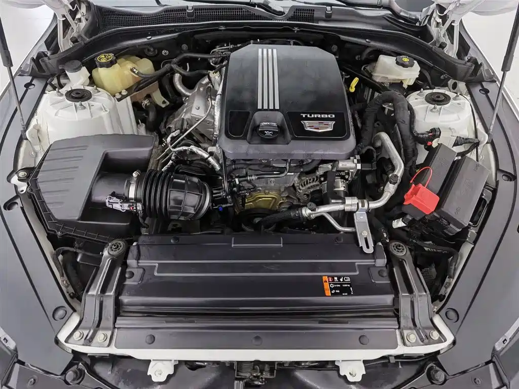 Cadillac CT4 28 T Fashion
